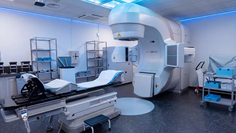 Une machine pour mieux lutter contre le cancer - CROM 95 - Centre de Radiothérapie et d'Oncologie Médicale du Val d'Oise