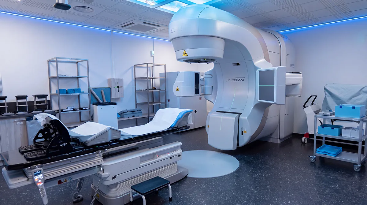 Une machine pour mieux lutter contre le cancer - CROM 95 - Centre de Radiothérapie et d'Oncologie Médicale du Val d'Oise